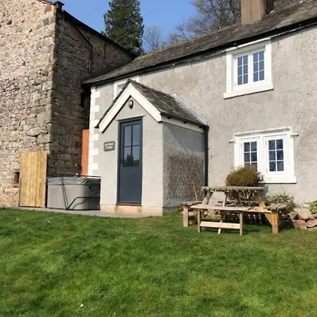 Wonderful 2-bedroom With Hot Tub 5* Views * Holmrook